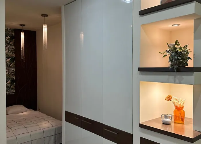 Daire Homey - Parliament, Chain Bridge